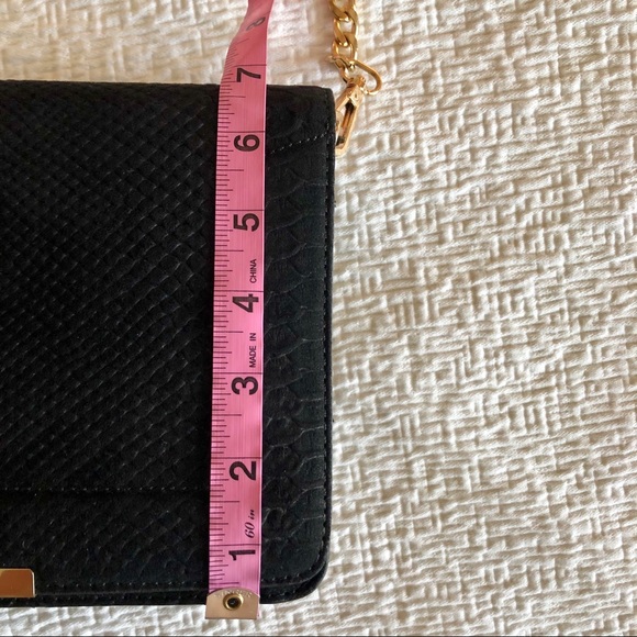 New Look Faux Suede Textured Sling Handbag - Picture 13 of 14